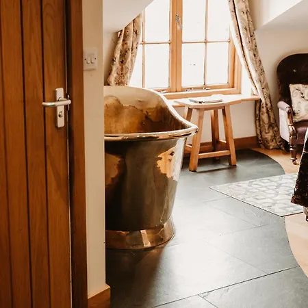 The Wilson'S Arms 4* Torver