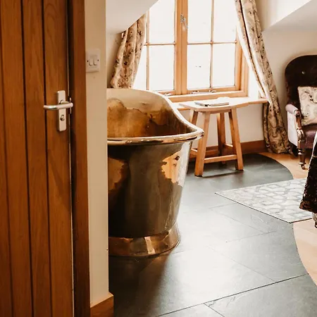 The Wilson Arms 3* Torver